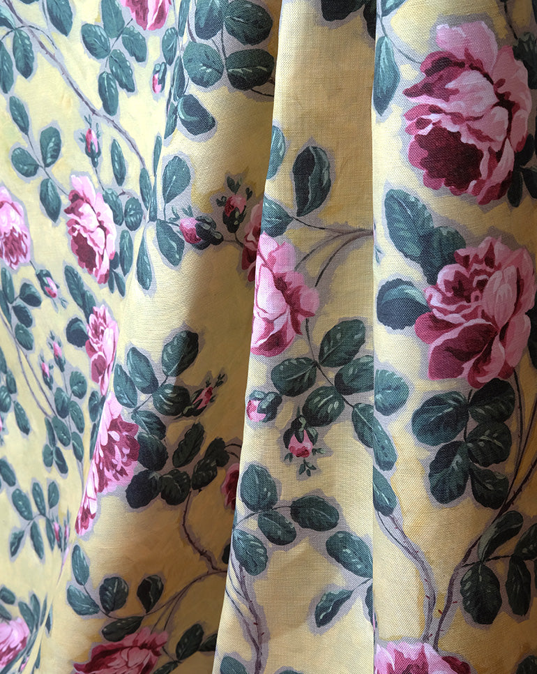 Fabric "Roses Pompadour"