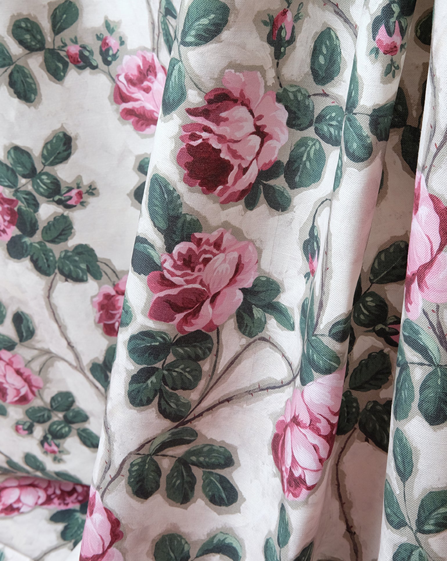 Fabric "Roses Pompadour"
