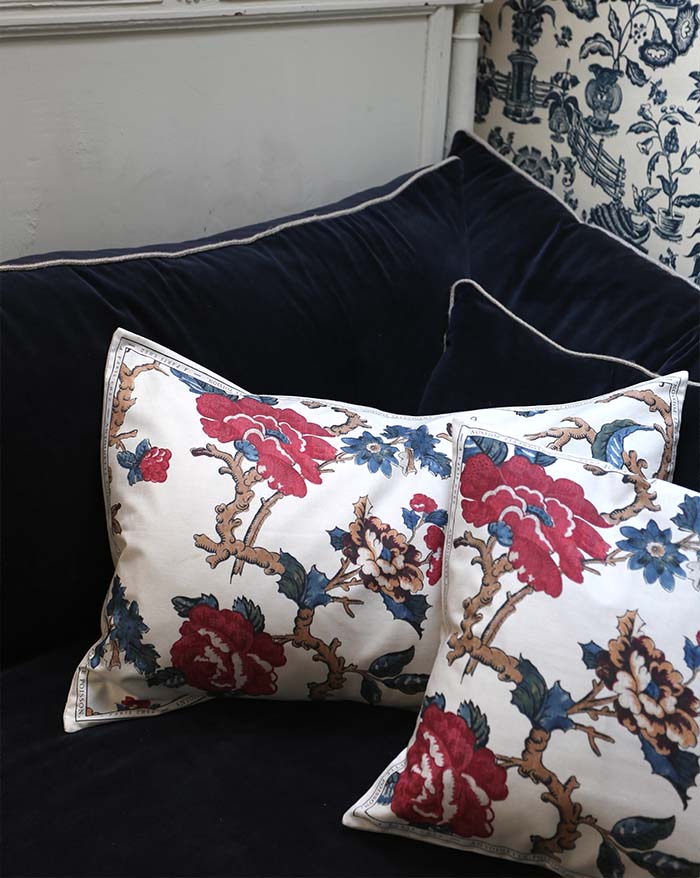 Cushion T2 "Madame"